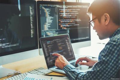 Python在人工智能技術體系下的應用場景與軟件開發